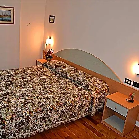 Hotel Albergo Due Monti 3*