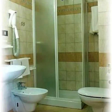 Hotel Albergo Due Monti 3*
