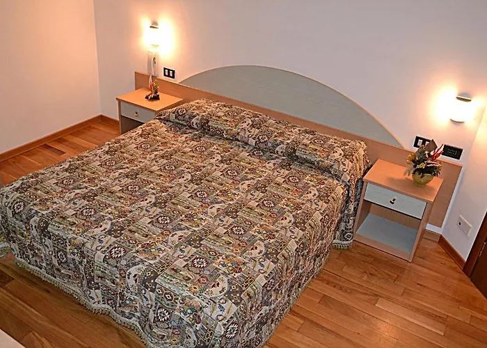 Due Monti Szálloda Ateleta